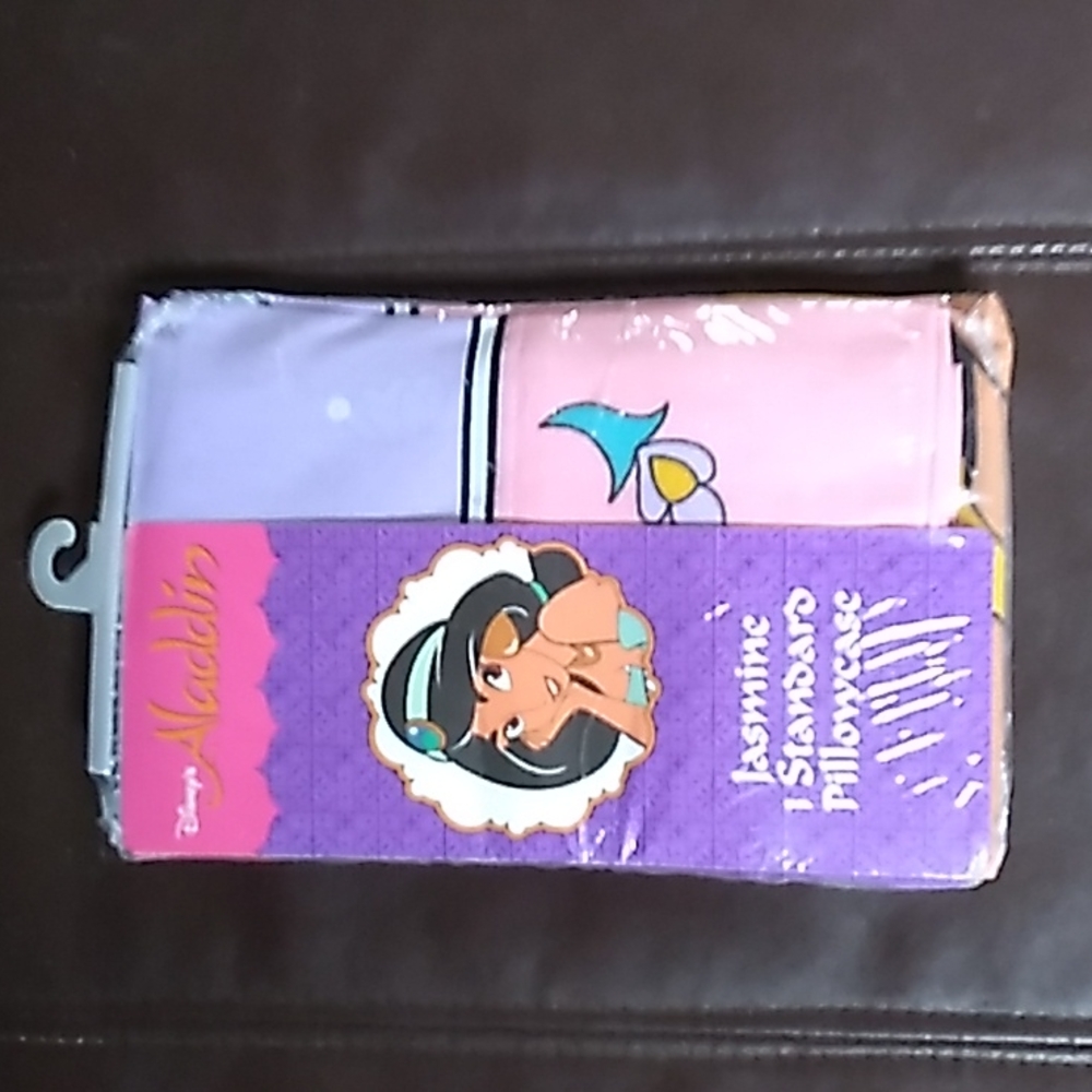 Vintage Aladdin Jasmin pillow case